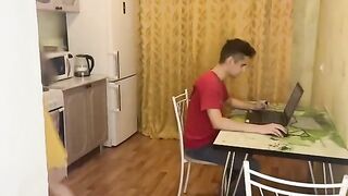 The computer broke down, and a friend came to fix it, turning into a hot encounter