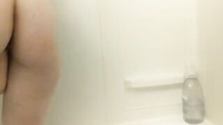 Eelet- Riding a Dildo and my Showerhead - Exclusive Home Video