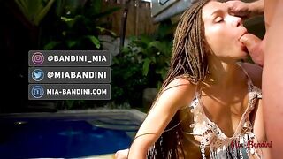A tiny beauty has sex with the guy in the pool
