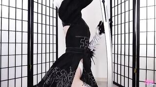 2B android’s holes get explored in a kinky exam