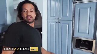 Bald guy cheats on his wife with Phoenix Marie’s amazing body