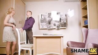 A detective came to the house of a hot mature woman