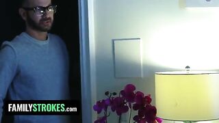 Redhead stepdaughter Vanna Bardot seduces her stepdad in a taboo scene