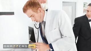 Doctor cures Kiki Daniels' cold feet with his enormous thick cock in a steamy Brazzers scene