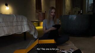 Unboxing and sex with a beautiful Californiababe