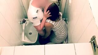 Tinder date turns into a hot quickie in a restaurant toilet, damn hot!