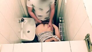 Tinder date turns into a hot quickie in a restaurant toilet, damn hot!