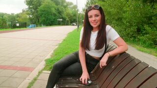 Amateur babe fucked in the park and receives cum in her mouth in a risky session