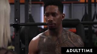 Muscle guy stuffed Ebony beauty Zaawaadi’s holes in intense action