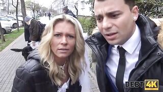 The collector had sex with a blonde in front of her future husband