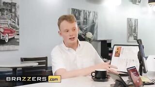 Bored waitress Syren De Mer trying to get extra tips by her ass