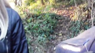 Blogger pretended to be injured, a motorcyclist came to help