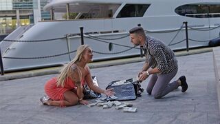 Hot British PAWG gets fucked for a million dollars