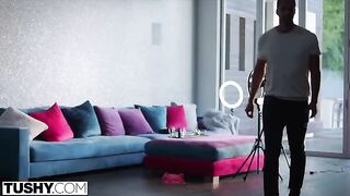 An influencer loves anal sex and finds a cameraman to film it