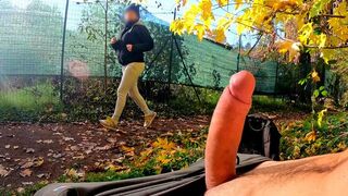 A man flashed his dick to a jogger in the park, getting fucked