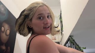 A hot blonde prefers to receive a cock rather than money in her house