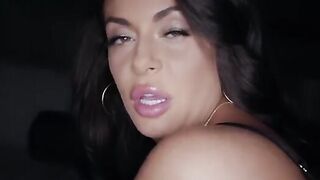 The most epic ass gapping action with voluptuous MILF Kiki in 4K