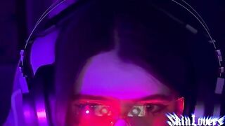 A young gamer girl was fucked hard and she came