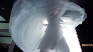 The bride accidentally found a dress and had sex with the groom