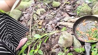 A viral video of a single mom's daring cooking and outdoor encounter in the Philippines