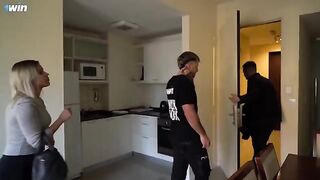 The girl tastes the houses with her ass - hot Latina action