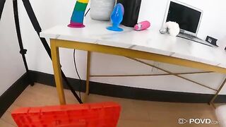The camgirl Keira Heart spreads her legs to receive a big dick in POV