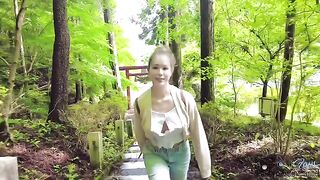 Crazy hiking sex in the rain, just like real outdoor action!
