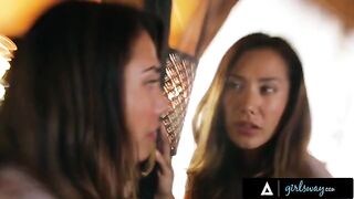 A beauty has a passionate holiday with her wife in a rented cabin
