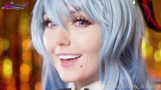 Sia Siberia in a sweet solo performance for the holidays, showcasing her perfect body