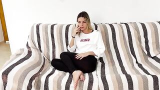 Biondina annoyed calls her friend to lick her and get fucked, an Italian affair