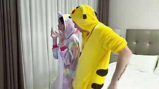 The step-sister kneaded her after tiktok video recording