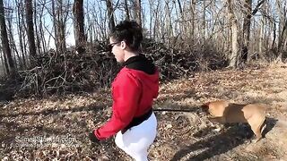 A girl with a big ass is doing yoga in pants