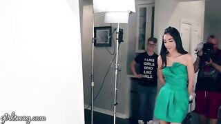 Two prom queens, Lexi Lore and Harmony Wonder, know how to use their fingers