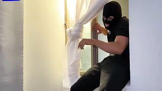 The thief broke into the house of sexy Latina milf Lina Henao