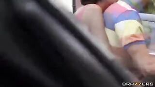 The guy with his friends fucked in the car two whores