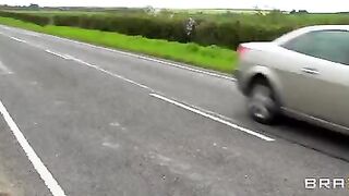 A juicy girl was fucked by a guy on the haystack, it was awesome!