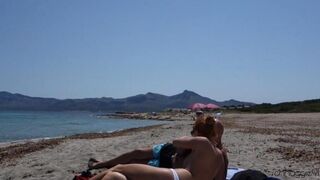 Blowjob in public beach – VVigglyPuff’s steamy Strand blowjob scene