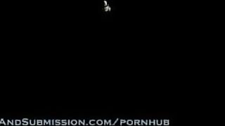 Someone was fucked in the dark by a mysterious figure, with intense passion