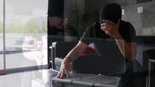 A thief was caught by the police and fucked with Jacqueline Taylor