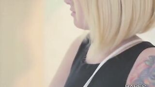 Tattooed teen enjoys solo masturbation with sexy glasses