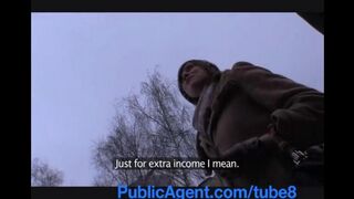 A street girl agreed to do a blowjob for money with a stranger