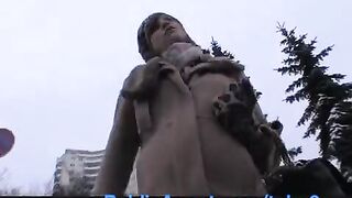 A street girl agreed to do a blowjob for money with a stranger