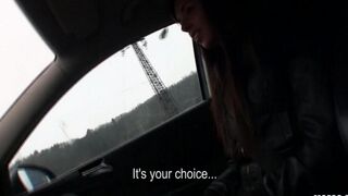 A cunning taxi driver offered a passenger to engage in oral play