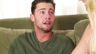 A masseur screwed blonde bitch with juicy ass at massage session