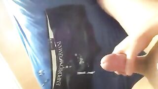 The sperm did not fly out of the member when jerking