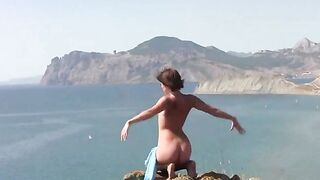 A girl is not ashamed to show her body on the beach