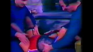 Retro porn with Italian beauties and a hot threesome scene - Eporn