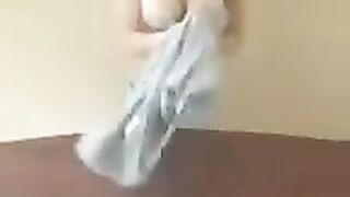 A chick with big milk teaches a master class on how to do it