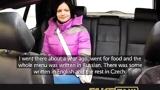 A hot girl slept with her taxi driver in the car