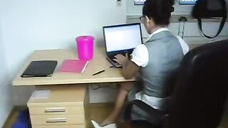 The boss got his secretary young and juicy for sex
